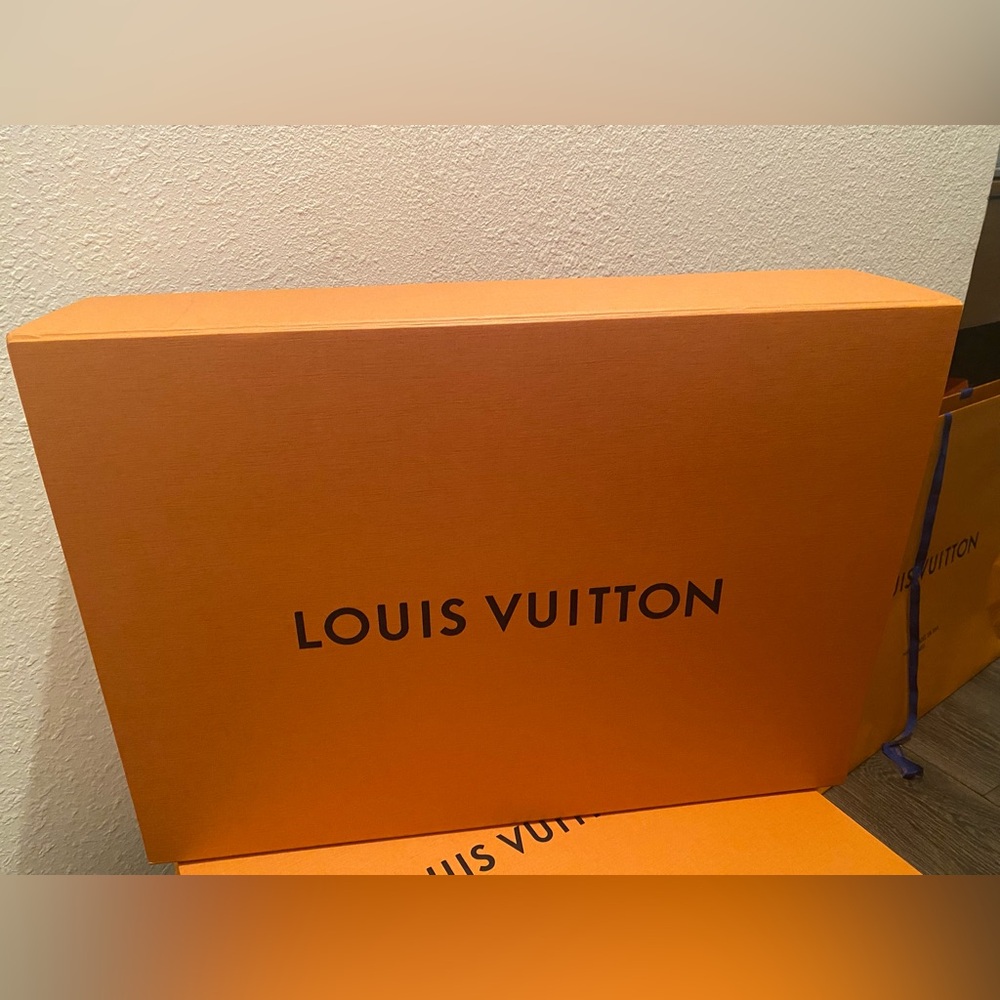 Louis Vuitton GM Box